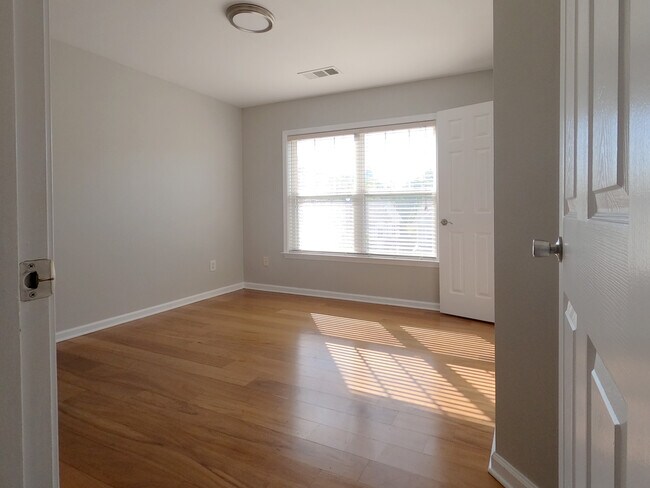 Building Photo - 213 16th St NW