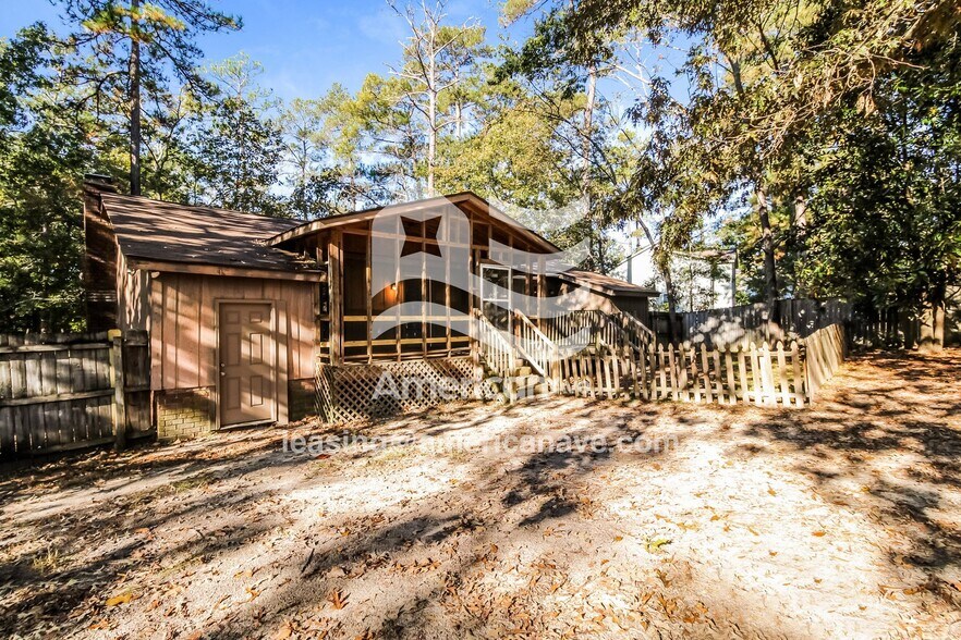 Building Photo - 14 Greys Ct