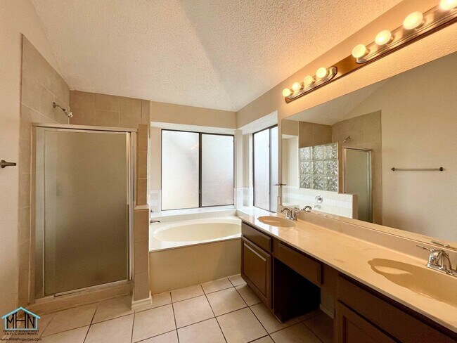Building Photo - Charming 3-bedroom, 2-bath home near SeaWorld and Lackland AFB!