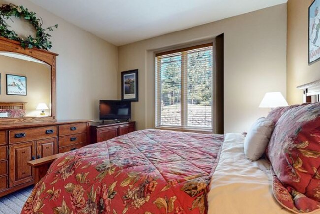 Building Photo - Beautiful 2 Bed, 2 Bath Fully Furnished Condo – Sierra Star Golf Course