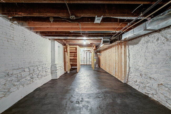 Building Photo - 510 E 22nd St