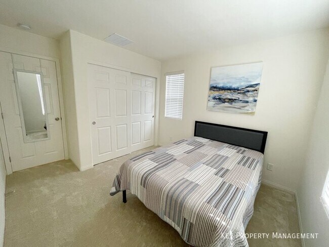 Building Photo - 692 Bamboo Bnd Pl