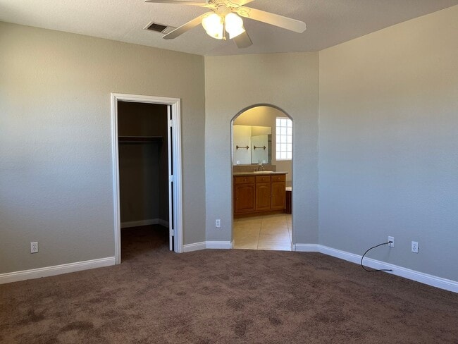 Building Photo - COMING SOON!! 4 bedrooms 2 bathroom home i...