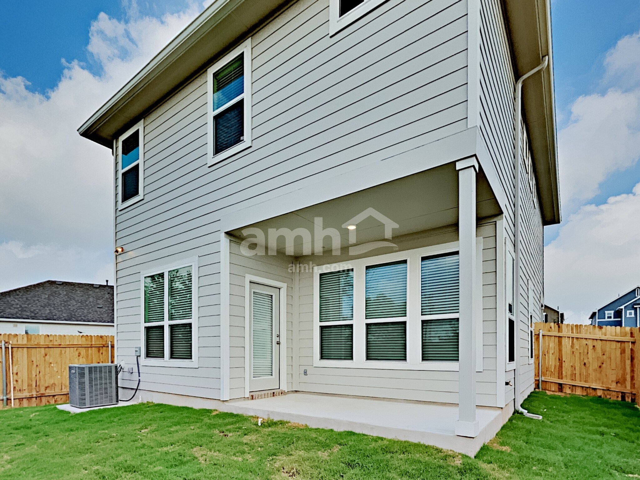 Building Photo - 2706 Lillybrook Ln