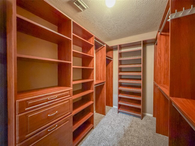 Building Photo - 209 McVoy Dr