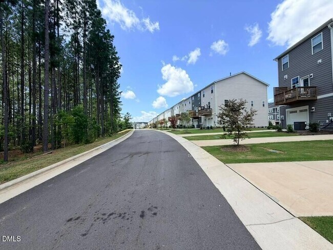 Building Photo - 451 Carolina Spgs Blvd