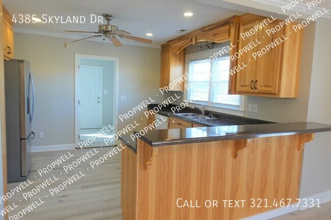 Building Photo - 4385 Skyland Dr