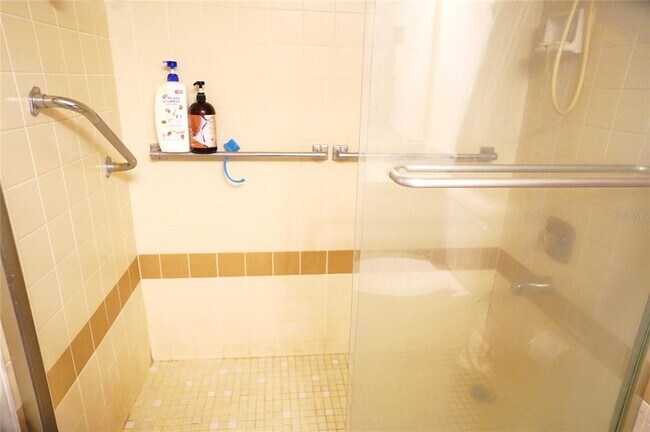 Building Photo - 1999 Kings Hwy