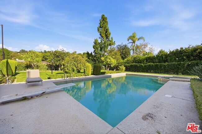 Building Photo - 2846 Royston Pl