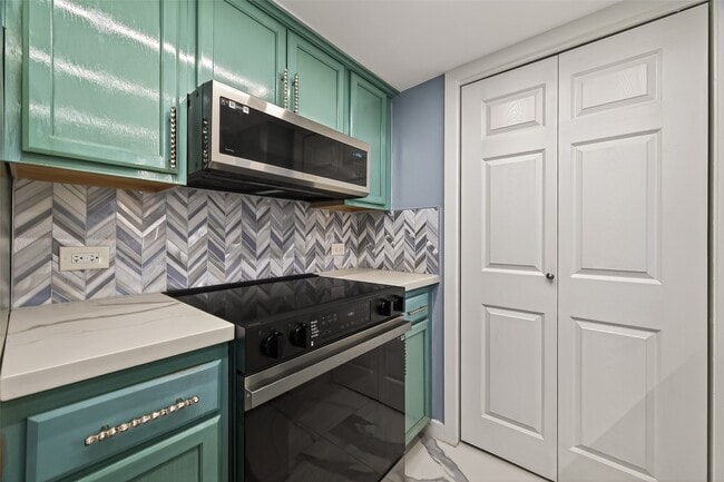 Building Photo - 3525 Sage Rd