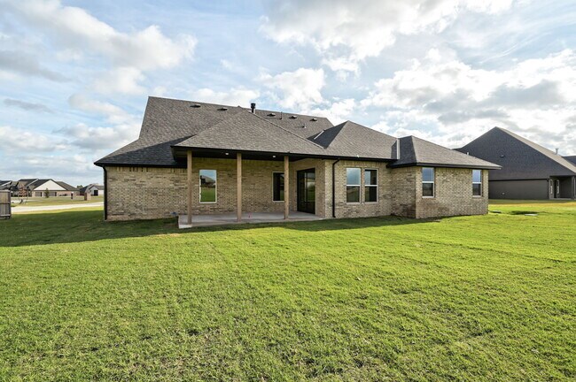 Building Photo - 2101 Dax Ln