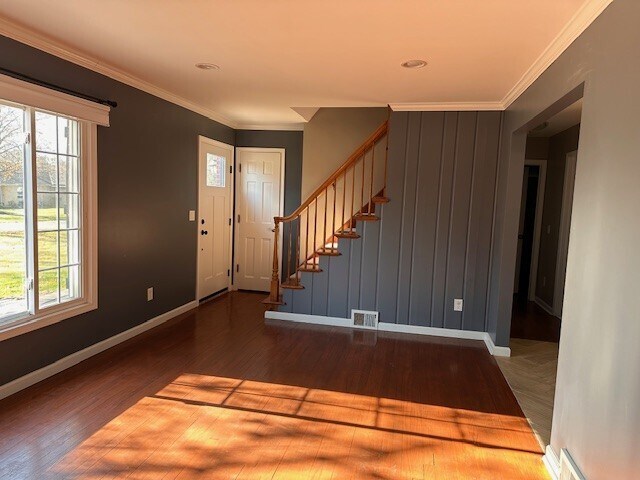 livingroom - 7987 State St