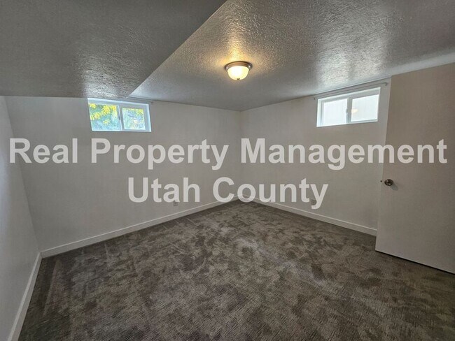 Building Photo - 152 W 100 S