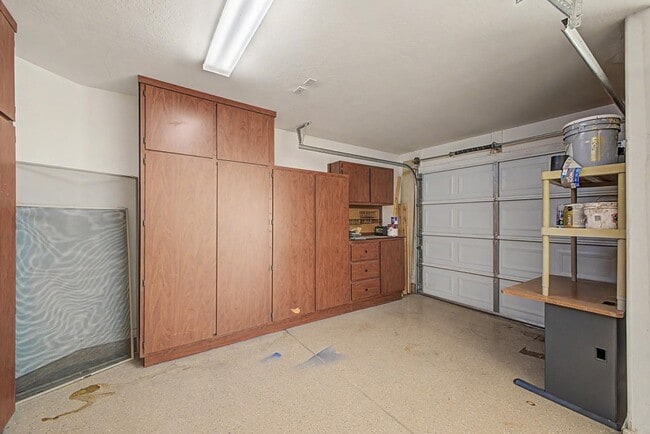Building Photo - 472 W Pelican Dr