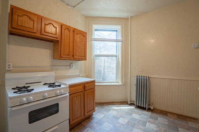 Building Photo - Comstock