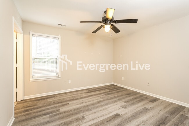 Building Photo - 518 Harper St