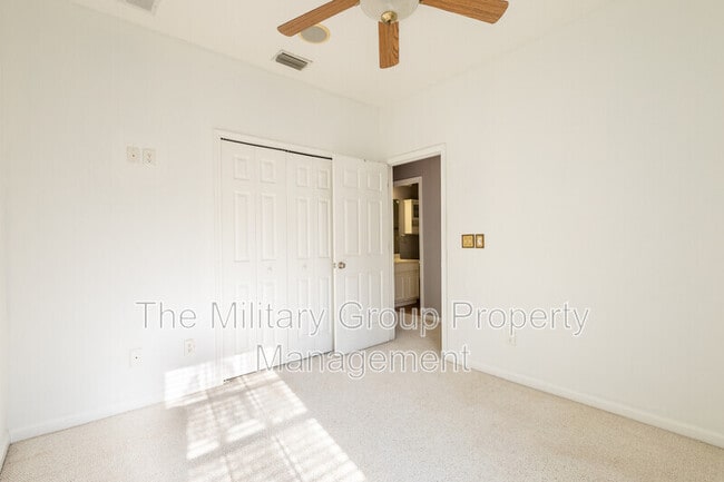 Building Photo - 9777 Summer Grove Way W