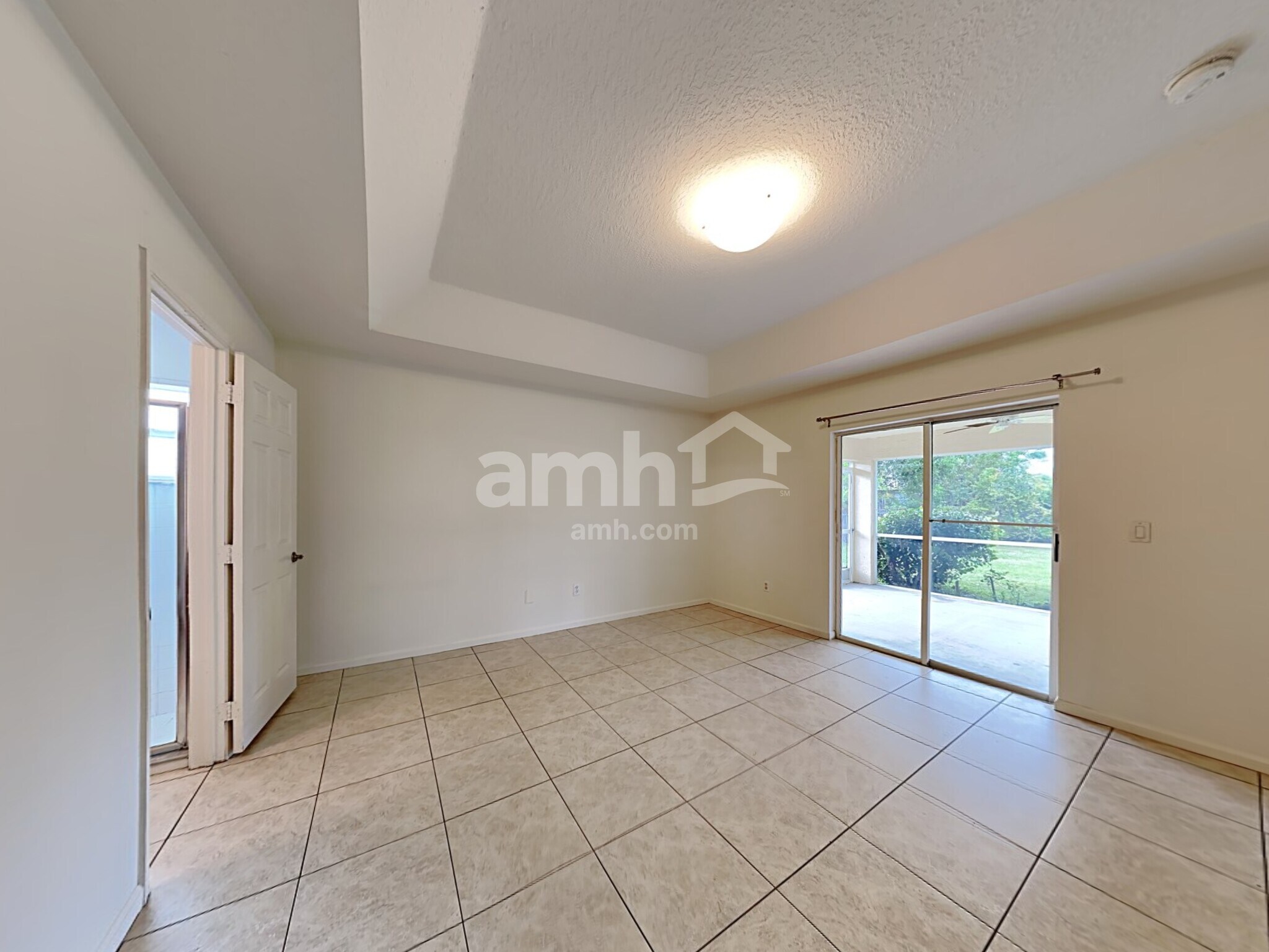 Building Photo - 1009 SW Alcantarra Blvd