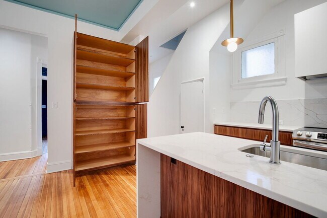 Building Photo - 2620 Hanover Ave