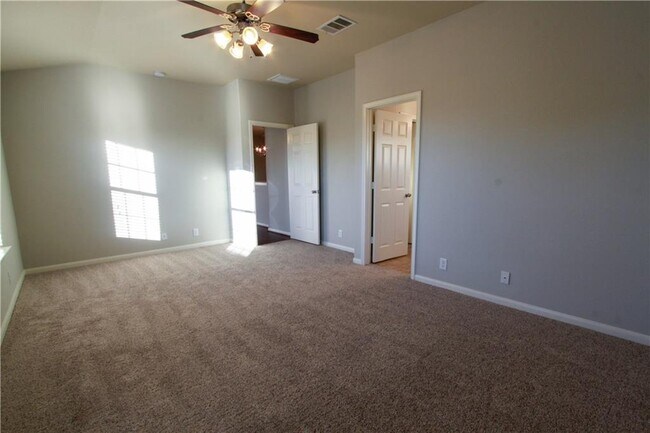 Building Photo - 3101 Davis Ln