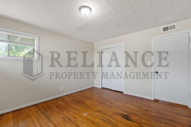 Building Photo - 4949 E Orme St