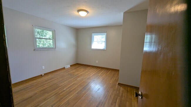 Building Photo - 3713 Arnelle Rd
