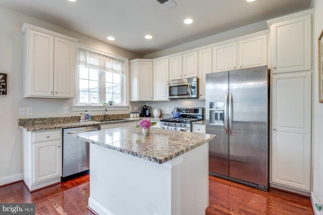 Building Photo - 42713 Tunstall Terrace