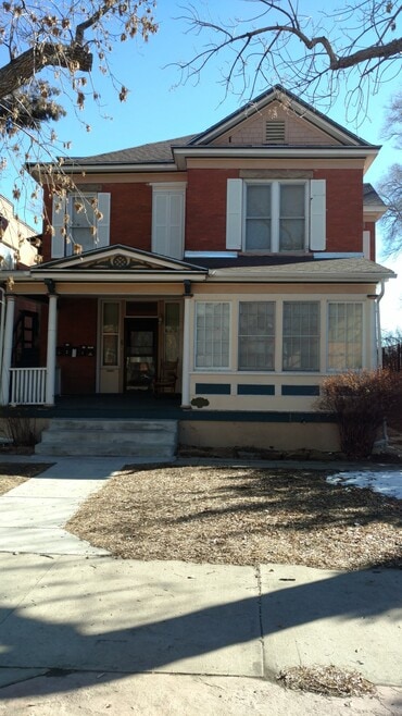 Building Photo - 2112 N Grand Ave