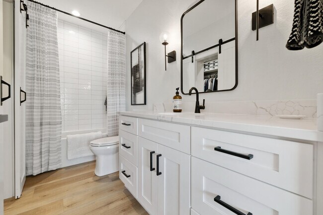 Building Photo - 1878 Woodland Way