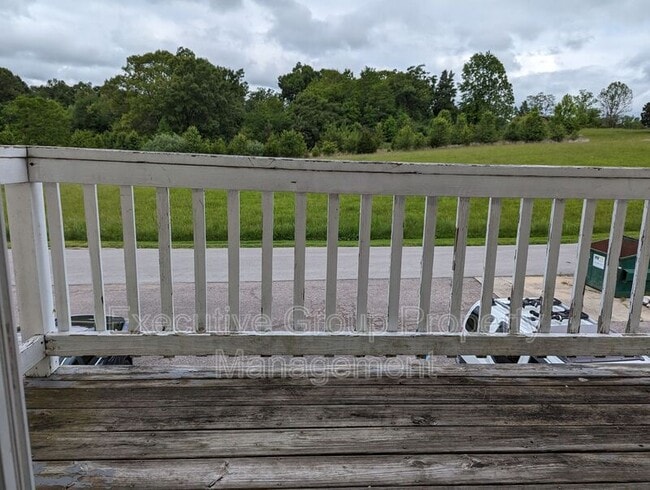 Building Photo - 1190-5 Lois Lane