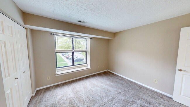 Building Photo - 5321 Stonemeadow Ave
