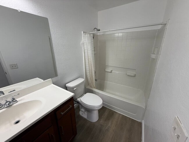 Building Photo - 2258 Pamela Ln