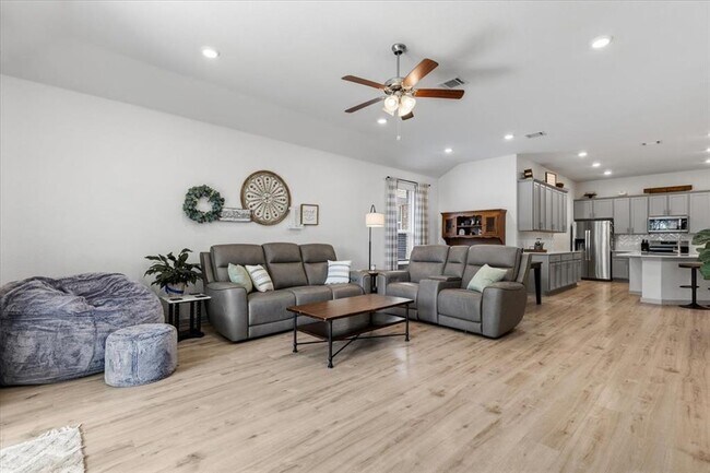 Building Photo - 2117 Centerline Ln