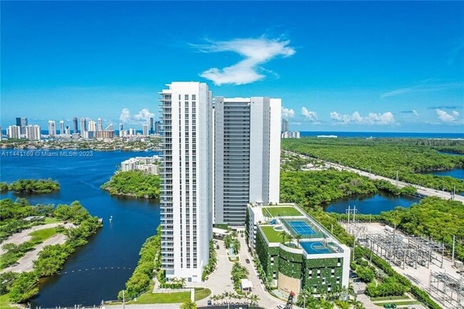 Building Photo - 16385 Biscayne Blvd