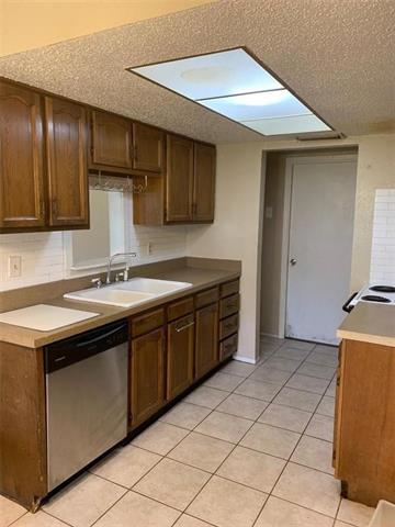 Building Photo - 616 Carl C Senter St