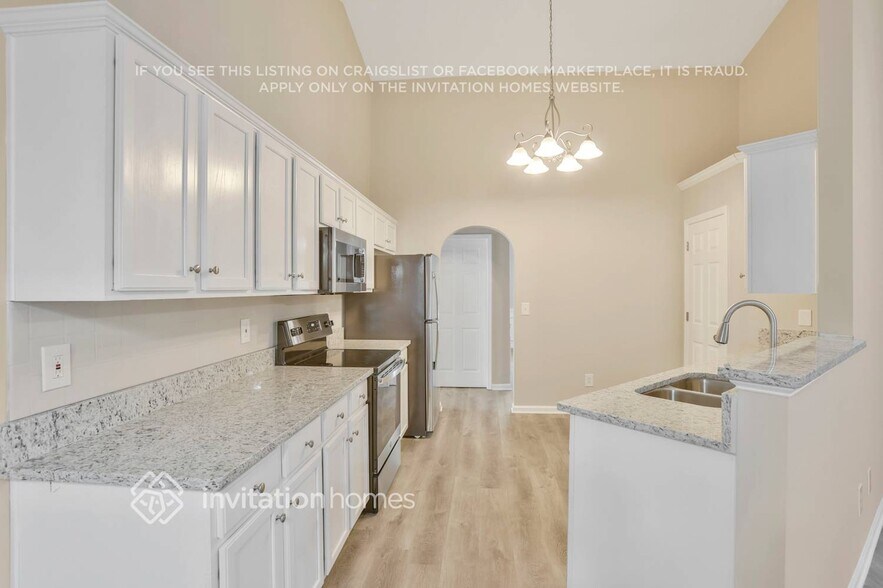 Building Photo - 236 Berkley Dr