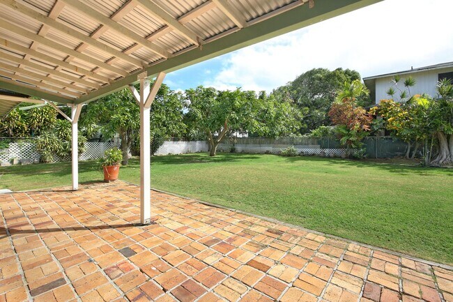Building Photo - Ready to move into single level family hom...