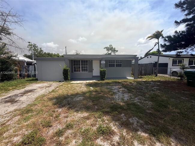 Building Photo - 6321 SW 20th Ct