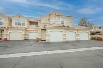 Building Photo - Beautiful 2 bedroom condo-North Las Vegas