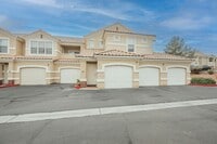 Building Photo - Beautiful 2 bedroom condo-North Las Vegas