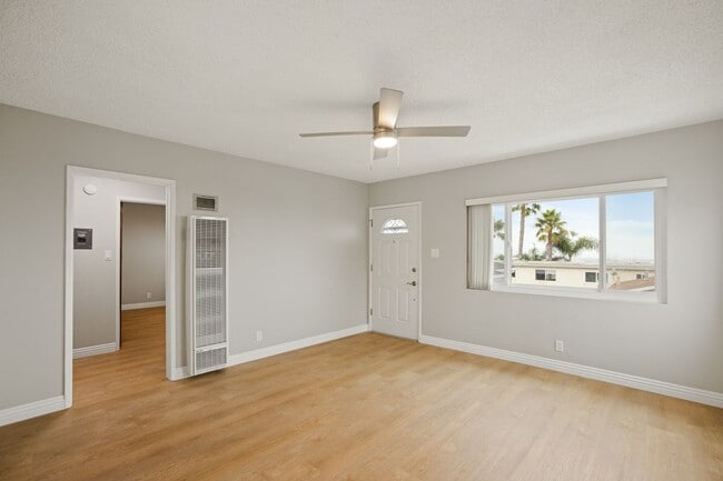 Building Photo - 740 W 27th St