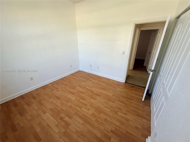 Building Photo - 4110 NE 22nd Ct