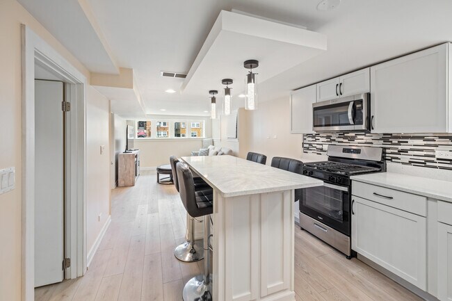 Building Photo - 5219 W Deming Pl