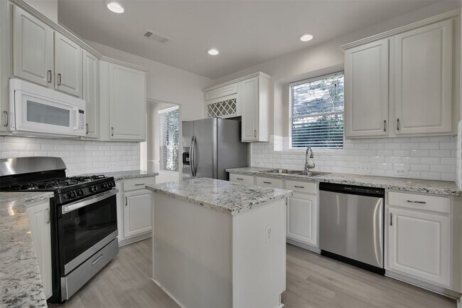 Building Photo - 22 Belcarra Pl