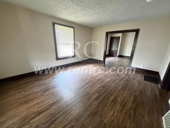 Building Photo - 1220 Harmon-