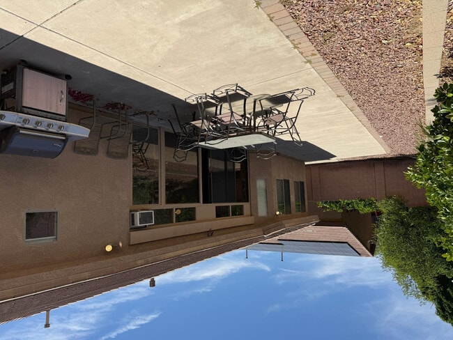 Building Photo - 1928 W Spur Dr