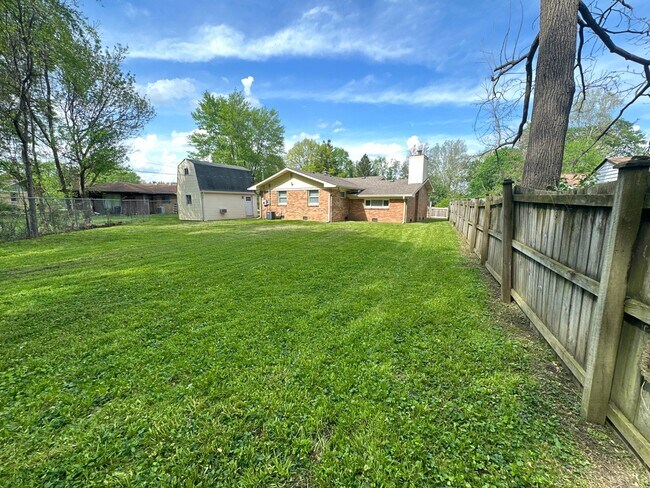 Building Photo - 1370 Farley Dr