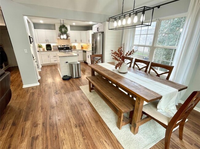 Building Photo - 1811 Tickner St