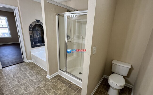 Building Photo - 3-bedroom house in Lawrenceville