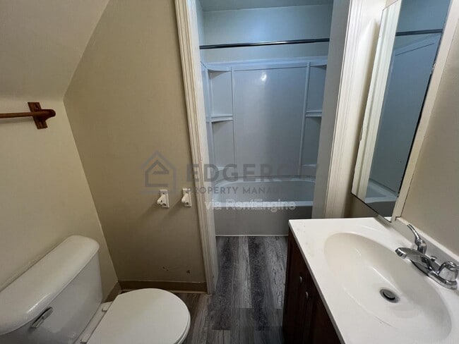 Building Photo - 1220 Hamilton Ave NW